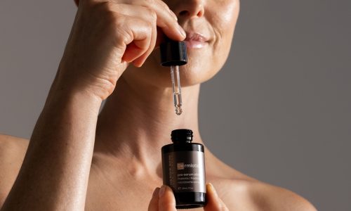 Dermiotic 30ml-3-Model Image_vHiRes-2