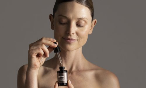 Dermiotic 30ml-8-Model Image_vHiRes