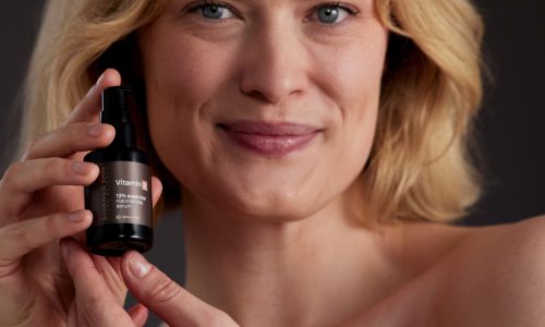 Vitamin B 30ml-5-Model Image_vHiRes